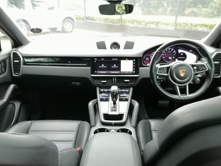 2022-Porsche-Cayenne-Coupe_9