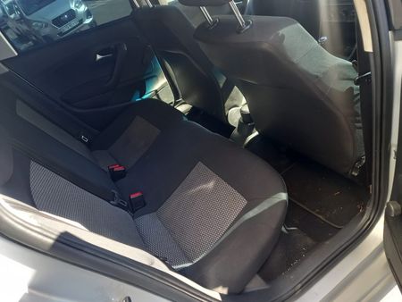 2014-Volkswagen-Polo-6-Hatchback_8