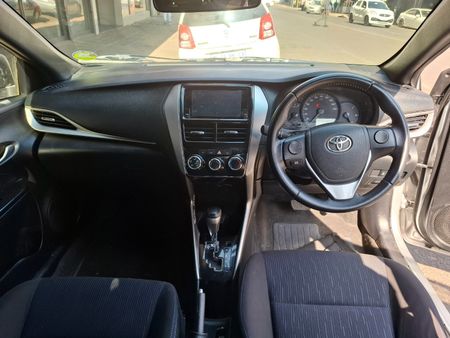 2019-Toyota-Yaris-15-XS-Auto-5-dr_11