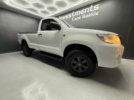 2014-Toyota-Hilux-25-D-4D-SRX-Raised-Body-Single-Cab_0