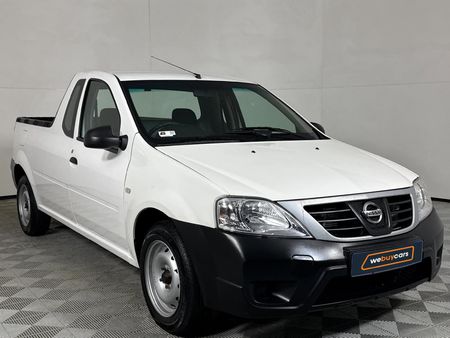 2022-Nissan-NP200-16-AC-Safety-Pack_12