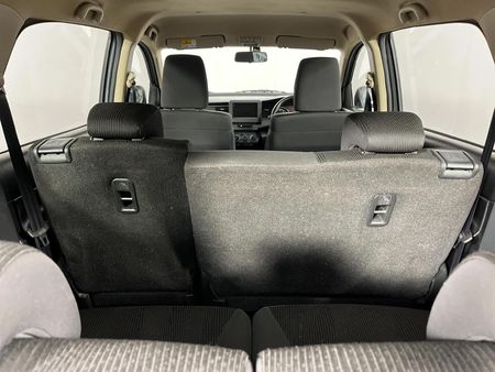 2024-Suzuki-Ertiga-15-GA_9