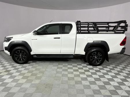 2022-Toyota-Hilux-28-GD-6-Raised-Body-Legend-Auto-Extended-Cab_13
