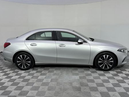 2023-Mercedes-Benz-A-Class-A-200-progressive-Sedan_15