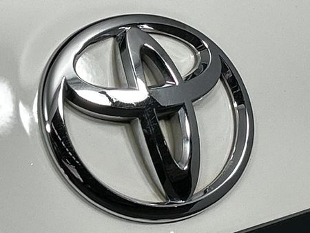 2023-Toyota-Fortuner-24-GD-6-Raised-Body-Auto_11