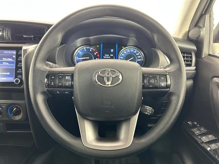 2023-Toyota-Fortuner-24-GD-6-Raised-Body-Auto_12