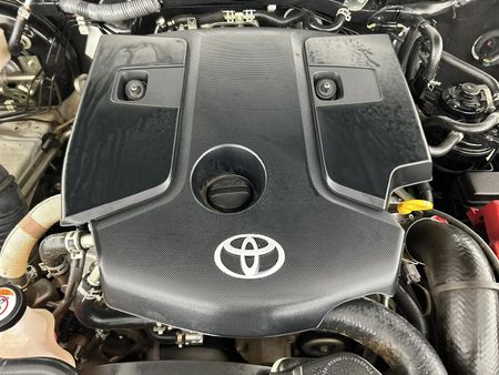 2023-Toyota-Fortuner-24-GD-6-Raised-Body-Auto_13