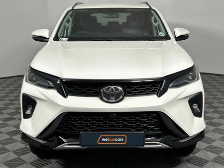2023-Toyota-Fortuner-24-GD-6-Raised-Body-Auto_15