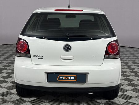 2011-Volkswagen-Polo-Vivo-14-Trendline-5-dr_17