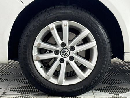 2011-Volkswagen-Polo-Vivo-14-Trendline-5-dr_4