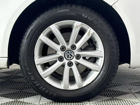 2011-Volkswagen-Polo-Vivo-14-Trendline-5-dr_5