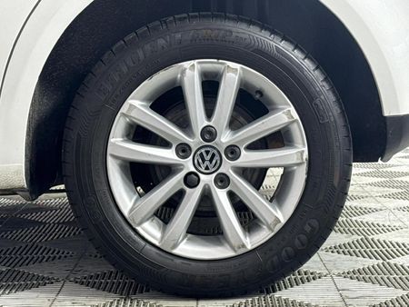 2011-Volkswagen-Polo-Vivo-14-Trendline-5-dr_6