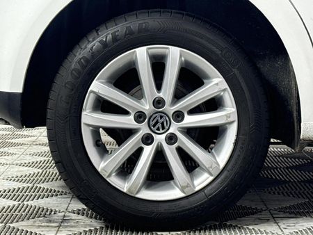 2011-Volkswagen-Polo-Vivo-14-Trendline-5-dr_7