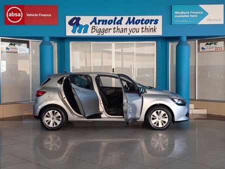2016-Renault-Clio-IV-900T-Blaze-Limited-Edition-5-dr-66kW_1