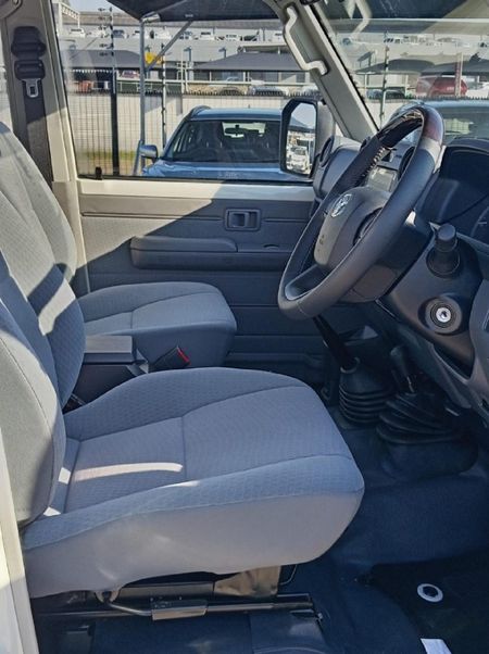 2026-Toyota-Land-Cruiser-79-28-GD-6-Double-Cab_3