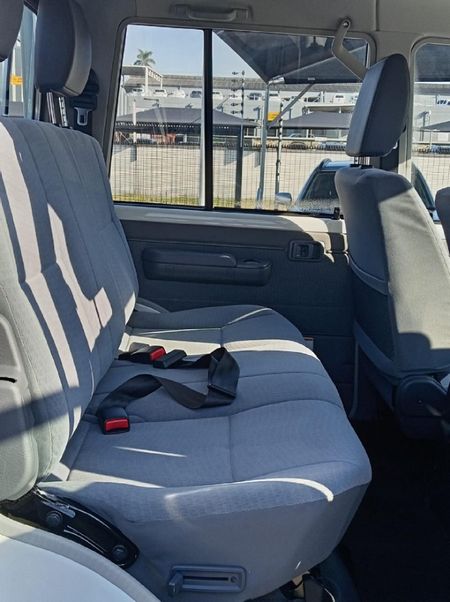 2026-Toyota-Land-Cruiser-79-28-GD-6-Double-Cab_6