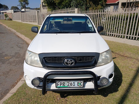 2011-Toyota-Hilux-25-D-4D-SRX-Raised-Body-Single-Cab_1