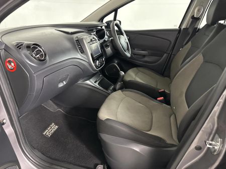 2016-Renault-Captur-900T-Expression-66kW_8