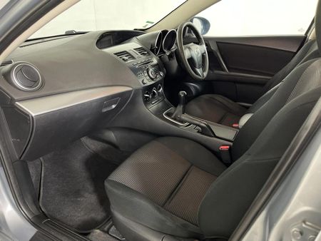 2012-Mazda-3-16-Sport-Original_8
