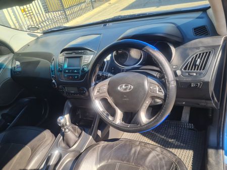 2014-Hyundai-ix35-20_9