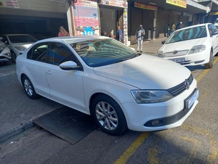 2015-Volkswagen-Jetta-GP-14-TSI-Comfortline_0