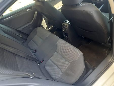 2015-Volkswagen-Jetta-GP-14-TSI-Comfortline_7
