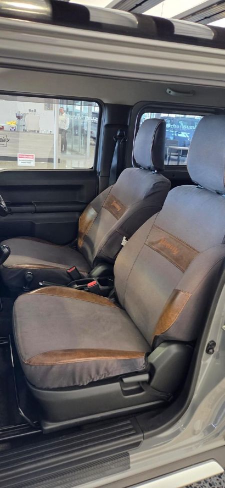 2020-Suzuki-Jimny-15-GLX_16