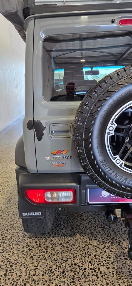 2020-Suzuki-Jimny-15-GLX_8