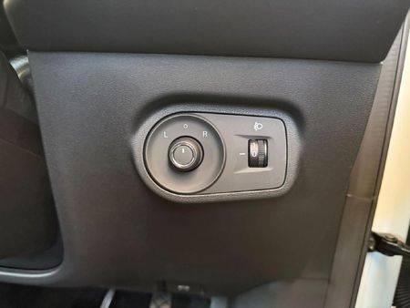 2026-MG-ZS-PRO-15T-Com-CVT-Auto_12