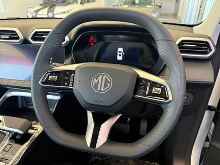 2026-MG-ZS-PRO-15T-Com-CVT-Auto_13