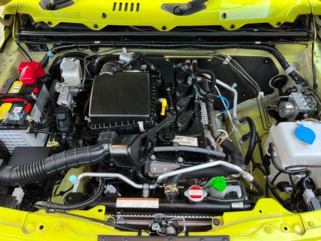 2022-Suzuki-Jimny-15-GLX_14