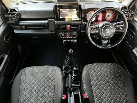 2022-Suzuki-Jimny-15-GLX_6