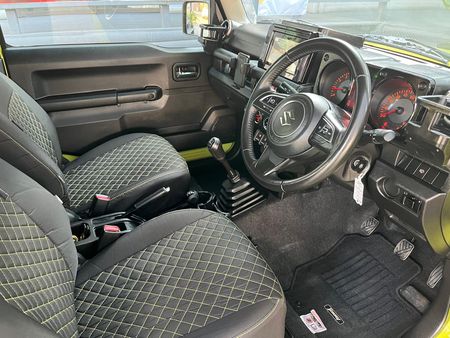 2022-Suzuki-Jimny-15-GLX_7