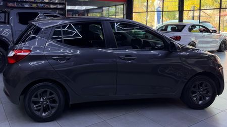 2021-Hyundai-Grand-i10-10-Fluid_7