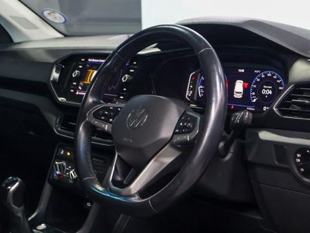 2022-Volkswagen-T-Cross-10-TSI-Comfortline_9