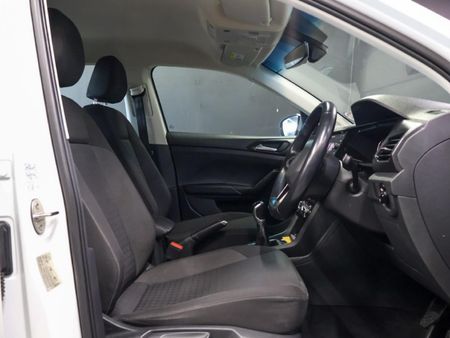 2022-Volkswagen-T-Cross-10-TSI-Comfortline_8