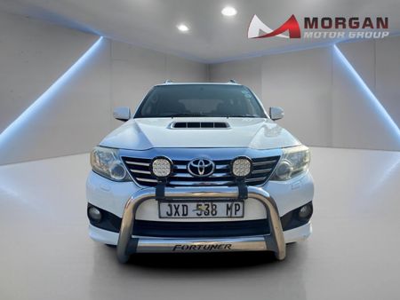 2013-Toyota-Fortuner-30-D-4D-Raised-Body_1