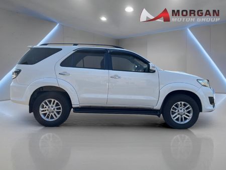2013-Toyota-Fortuner-30-D-4D-Raised-Body_7
