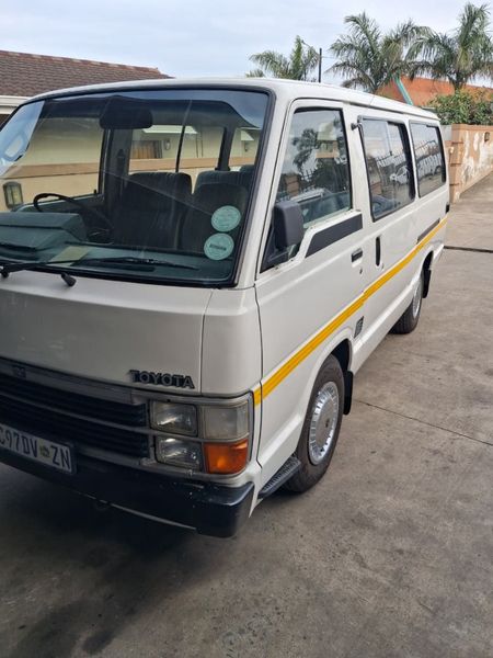 2006-Toyota-Hi-Ace-16-SEATER-SIYAYA-2200-4Y_0