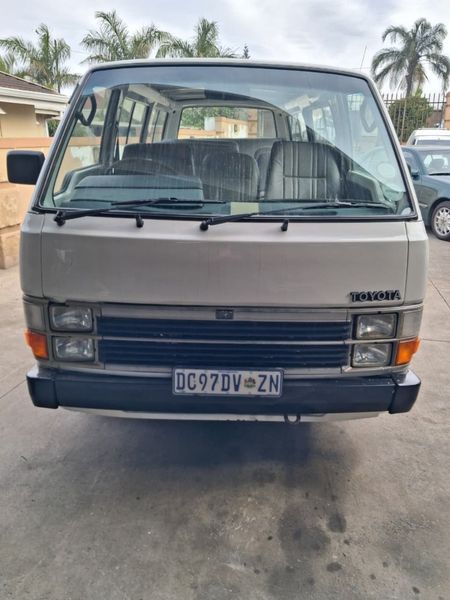 2006-Toyota-Hi-Ace-16-SEATER-SIYAYA-2200-4Y_2