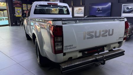 2023-Isuzu-D-Max-250C-Fleetside-Single-Cab_5