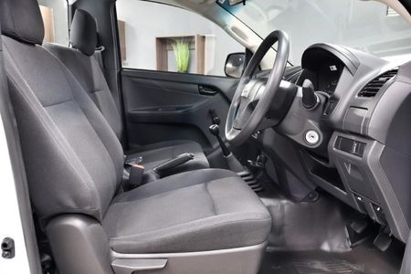 2026-Isuzu-D-Max-250C-Fleetside-Single-Cab_12
