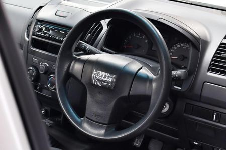 2026-Isuzu-D-Max-250C-Fleetside-Single-Cab_8