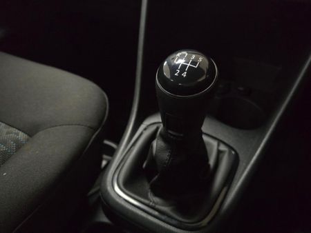 2026-Volkswagen-Polo-Vivo-14-Life_23