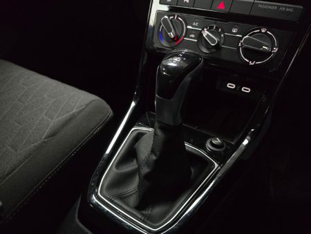 2025-Volkswagen-T-Cross-10-TSI-Life-Auto_10