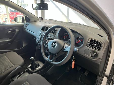 2024-Volkswagen-Polo-Vivo-14-Trendline-5-dr_10