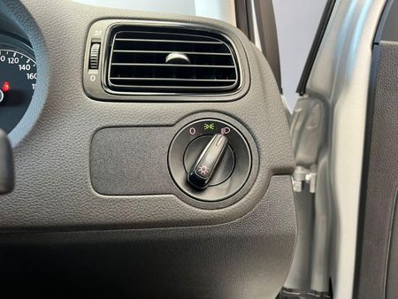 2024-Volkswagen-Polo-Vivo-14-Trendline-5-dr_13