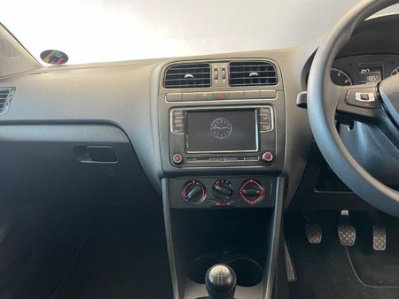 2024-Volkswagen-Polo-Vivo-14-Trendline-5-dr_16