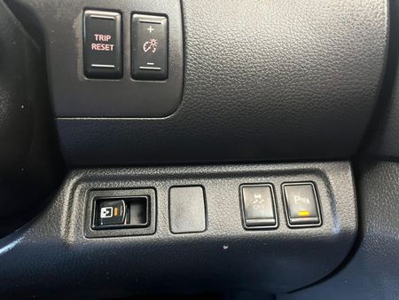 2024-Nissan-Navara-25-DDTi-PRO-4X-4X4-Auto-Double-Cab_19