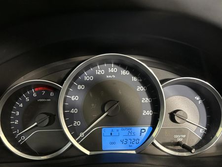 2017-Toyota-Corolla-16-Prestige-Auto_2
